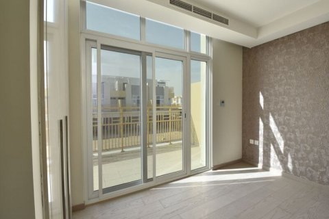 Townhouse in DAMAC Hills (Akoya by DAMAC), Dubai 3 bedrooms, 112.24 sq.m. № 52868 - photo 8