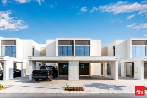 Villa in Dubai 3 bedrooms, 174 sq.m. № 59812 - photo 1