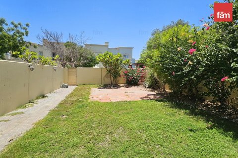 Townhouse in Dubai 3 bedrooms, 255 sq.m. № 112807