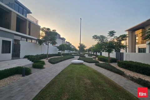Villa in Dubai 4 bedrooms, 257 sq.m. № 112806 - photo 14