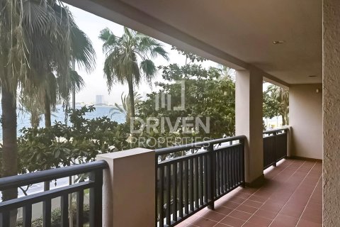 Apartment in The Crescent, Palm Jumeirah, Dubai 2 bedrooms, 161.93 sq.m. № 138255 - photo 10