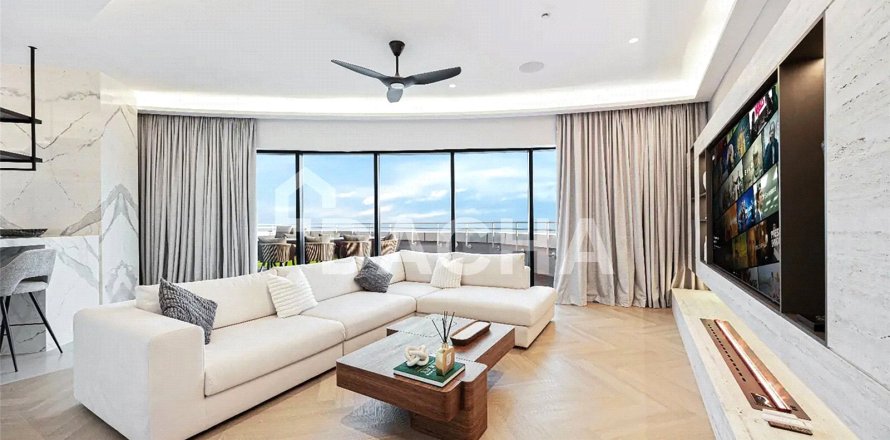 Apartment in The Torch, Dubai Marina, Dubai 3 bedrooms, 505 sq.m. № 110333