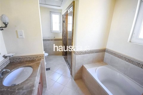Villa in Arabian Ranches, Dubai 5 bedrooms, 450 sq.m. № 43998 - photo 8