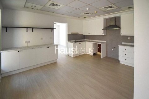 Villa in Arabian Ranches, Dubai 5 bedrooms, 450 sq.m. № 43998 - photo 3