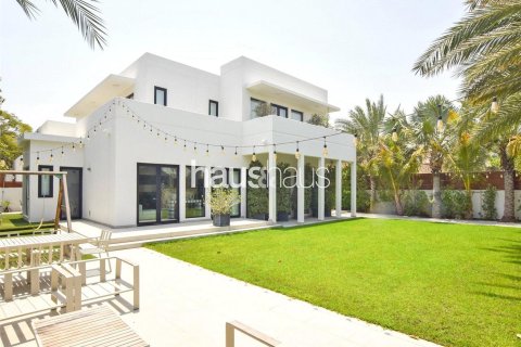 Villa en Arabian Ranches, Dubai, 5 dormitorios, 575 m², № 43987 - foto 1