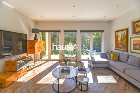 Villa en Arabian Ranches, Dubai, 5 dormitorios, 575 m², № 43987 - foto 4