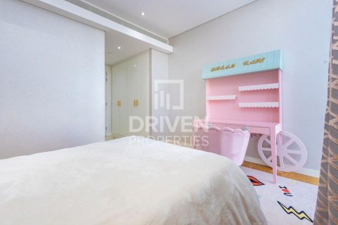 Apartment in Bluewaters Residences, Bluewaters, Dubai 3 bedrooms, 195 sq.m. № 18942 - photo 30