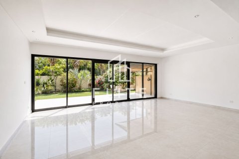 Townhouse in Akoya Park, DAMAC Hills (Akoya by DAMAC), Dubai 3 bedrooms, 251 sq.m. № 134974 - photo 4