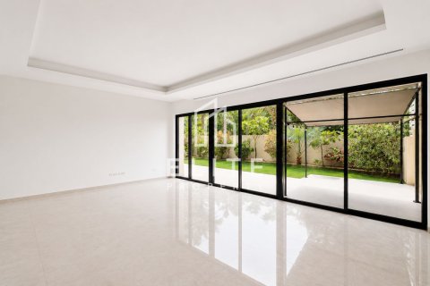 Townhouse in Akoya Park, DAMAC Hills (Akoya by DAMAC), Dubai 3 bedrooms, 251 sq.m. № 134974 - photo 5