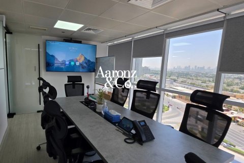 Офис в Джумейра Лейк Тауэрс, Дубай, 126м², № 111234