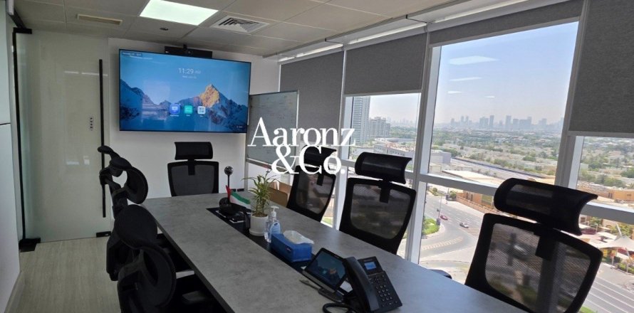 Офис в Джумейра Лейк Тауэрс, Дубай, 126м², № 111234