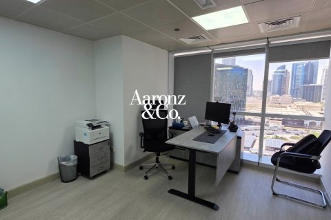 Снять в аренду офис в Джумейра Лейк Тауэрс, Дубай: 126м², № 111234 - фото 13