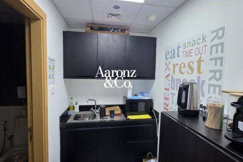 Снять в аренду офис в Джумейра Лейк Тауэрс, Дубай: 126м², № 111234 - фото 7