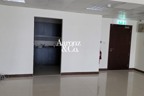 Office in Jumeirah Lake Towers, Dubai 79 sq.m. № 111235 - photo 11