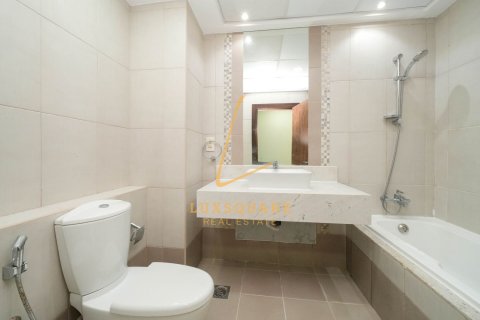 Apartment in Business Bay, Dubai 3 bedrooms, 172 sq.m. № 111243 - photo 12