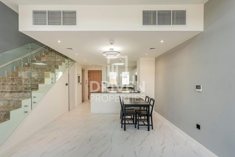 Villa in Dubai Land, Dubai 2 bedrooms, 101 sq.m. № 65711 - photo 4