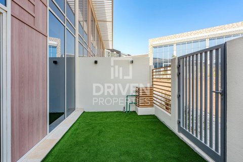 Villa in Dubai Land, Dubai 2 bedrooms, 101 sq.m. № 65711 - photo 20