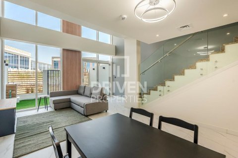 Villa in Dubai Land, Dubai 2 bedrooms, 101 sq.m. № 65711 - photo 3