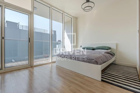 Villa in Dubai Land, Dubai 2 bedrooms, 101 sq.m. № 65711 - photo 7