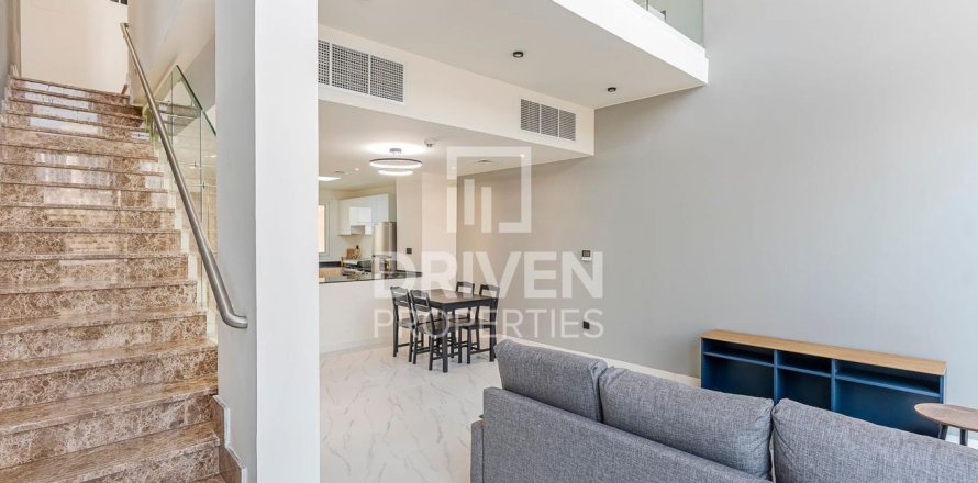 Villa in Dubai Land, Dubai 2 bedrooms, 101 sq.m. № 65711