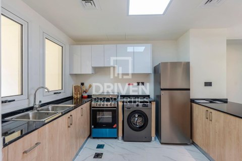 Villa in Dubai Land, Dubai 2 bedrooms, 101 sq.m. № 65711 - photo 14