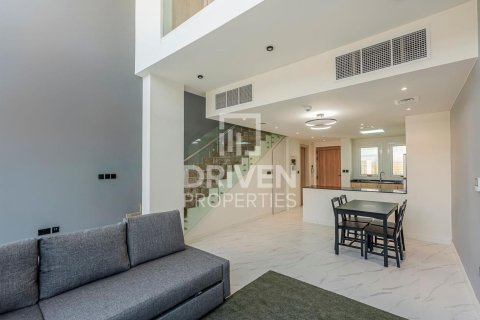 Villa in Dubai Land, Dubai 2 bedrooms, 101 sq.m. № 65711 - photo 2