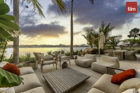 Villa à Palm Jumeirah, Dubai, 4 chambres, 681.7 m², № 40145 - photo 2
