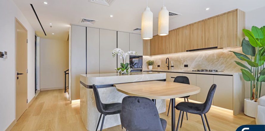 Apartamento en Jumeirah Village Circle, Dubai, 4 dormitorios, 300 m², № 75030