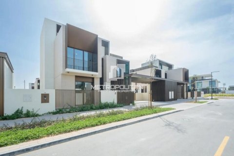 Villa in Dubai Hills Estate, Dubai 5 bedrooms, 660 sq.m. № 72893 - photo 1