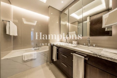 Apartment in Downtown Dubai (Downtown Burj Dubai), Dubai 3 bedrooms, 225.47558100 sq.m. № 63922 - photo 13