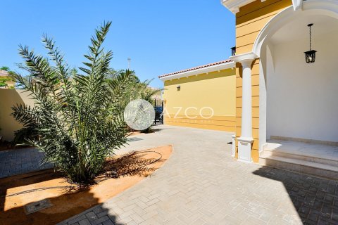 Villa in Legacy, Jumeirah Park, Dubai 3 bedrooms, 666.3 sq.m. № 38366 - photo 4