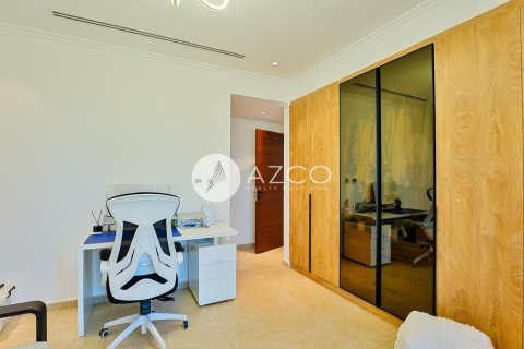 Villa in Legacy, Jumeirah Park, Dubai 3 bedrooms, 666.3 sq.m. № 38366 - photo 31