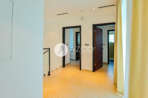 Villa in Legacy, Jumeirah Park, Dubai 3 bedrooms, 666.3 sq.m. № 38366 - photo 16