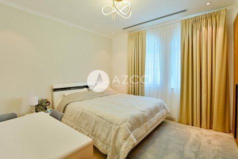 Villa in Legacy, Jumeirah Park, Dubai 3 bedrooms, 666.3 sq.m. № 38366 - photo 27