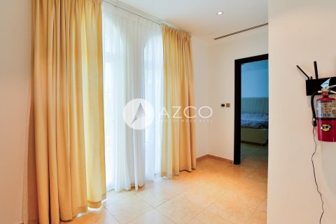 Villa in Legacy, Jumeirah Park, Dubai 3 bedrooms, 666.3 sq.m. № 38366 - photo 18