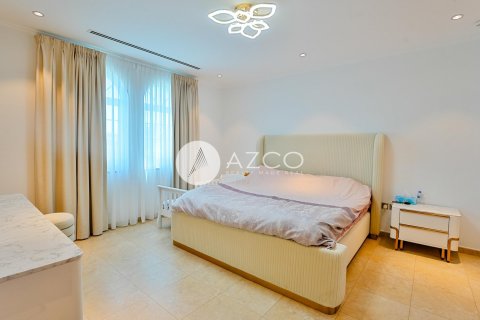 Villa in Legacy, Jumeirah Park, Dubai 3 bedrooms, 666.3 sq.m. № 38366 - photo 28