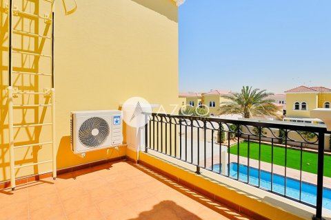 Villa in Legacy, Jumeirah Park, Dubai 3 bedrooms, 666.3 sq.m. № 38366 - photo 12
