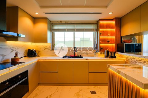 Villa in Legacy, Jumeirah Park, Dubai 3 bedrooms, 666.3 sq.m. № 38366 - photo 22