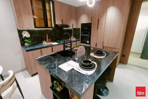 Купить квартиру в Дубае: 2 спальни, 110.8м², № 90271 - фото 2