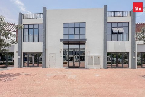 Building in Motor City, Dubai 1145.4 sq.m. № 48898 - photo 1