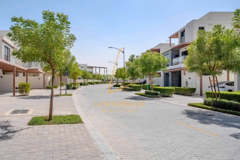 Maison de ville à DAMAC Hills (Akoya by DAMAC), Dubai, 5 chambres, 172 m², № 110647 - photo 11