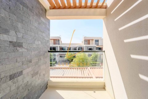 Maison de ville à DAMAC Hills (Akoya by DAMAC), Dubai, 5 chambres, 172 m², № 110647 - photo 4