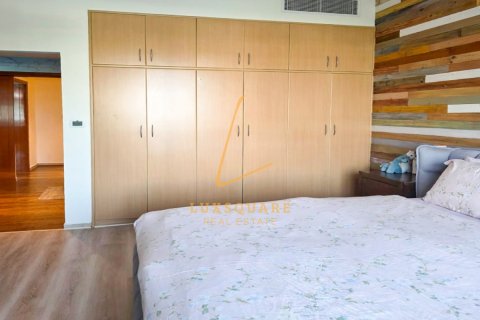 Снять в аренду квартиру в Дубай Инвестмент Парке, Дубай: 3 спальни, 324м², № 110646 - фото 12