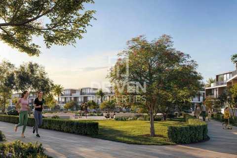 Villa in Dubai Investment Park, Dubai 4 bedrooms, 339.84 sq.m. № 135839 - photo 17
