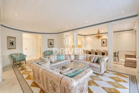 Duplex in Palazzo Versace, Culture Village, Dubai 3 bedrooms, 472.32 sq.m. № 135828 - photo 3