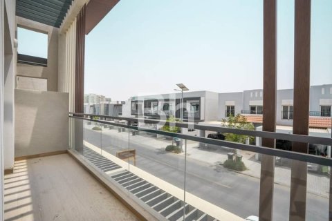 Снять в аренду таунхаус в Al Furjan, Дубай: 3 спальни, 178м², № 22231 - фото 12