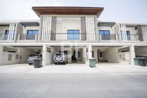 Снять в аренду таунхаус в Al Furjan, Дубай: 3 спальни, 178м², № 22231 - фото 27