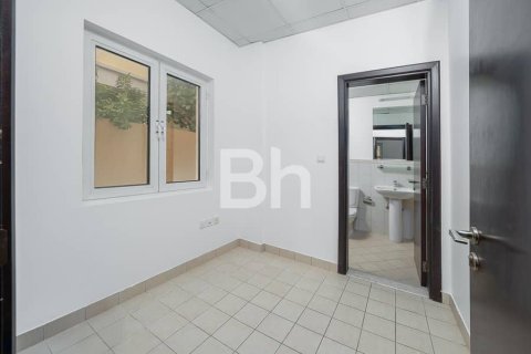 Villa en The Villa, Dubai, 5 dormitorios, 561 m², № 22232 - foto 5