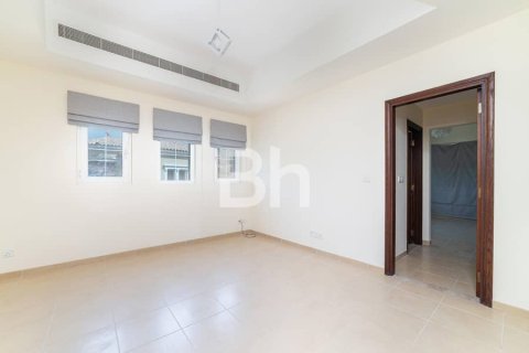 Снять в аренду виллу в Арабиан Ранчес, Дубай: 5 спален, 411м², № 22226 - фото 10