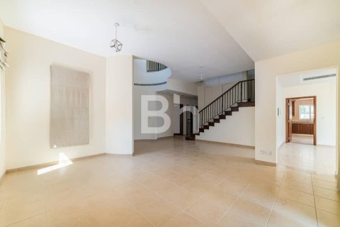 Снять в аренду виллу в Арабиан Ранчес, Дубай: 5 спален, 411м², № 22226 - фото 2